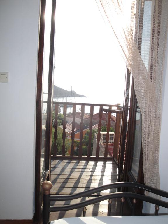 Villa Chrysodimi Chalki Town Номер фото
