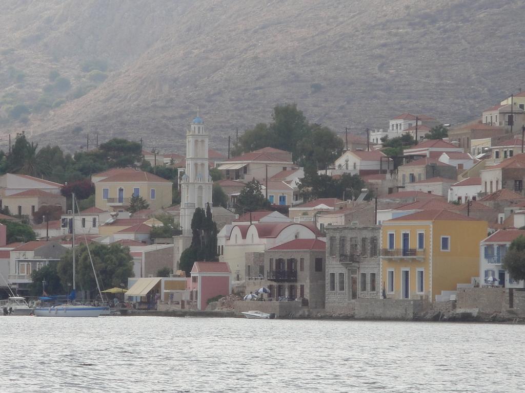 Villa Chrysodimi Chalki Town Номер фото